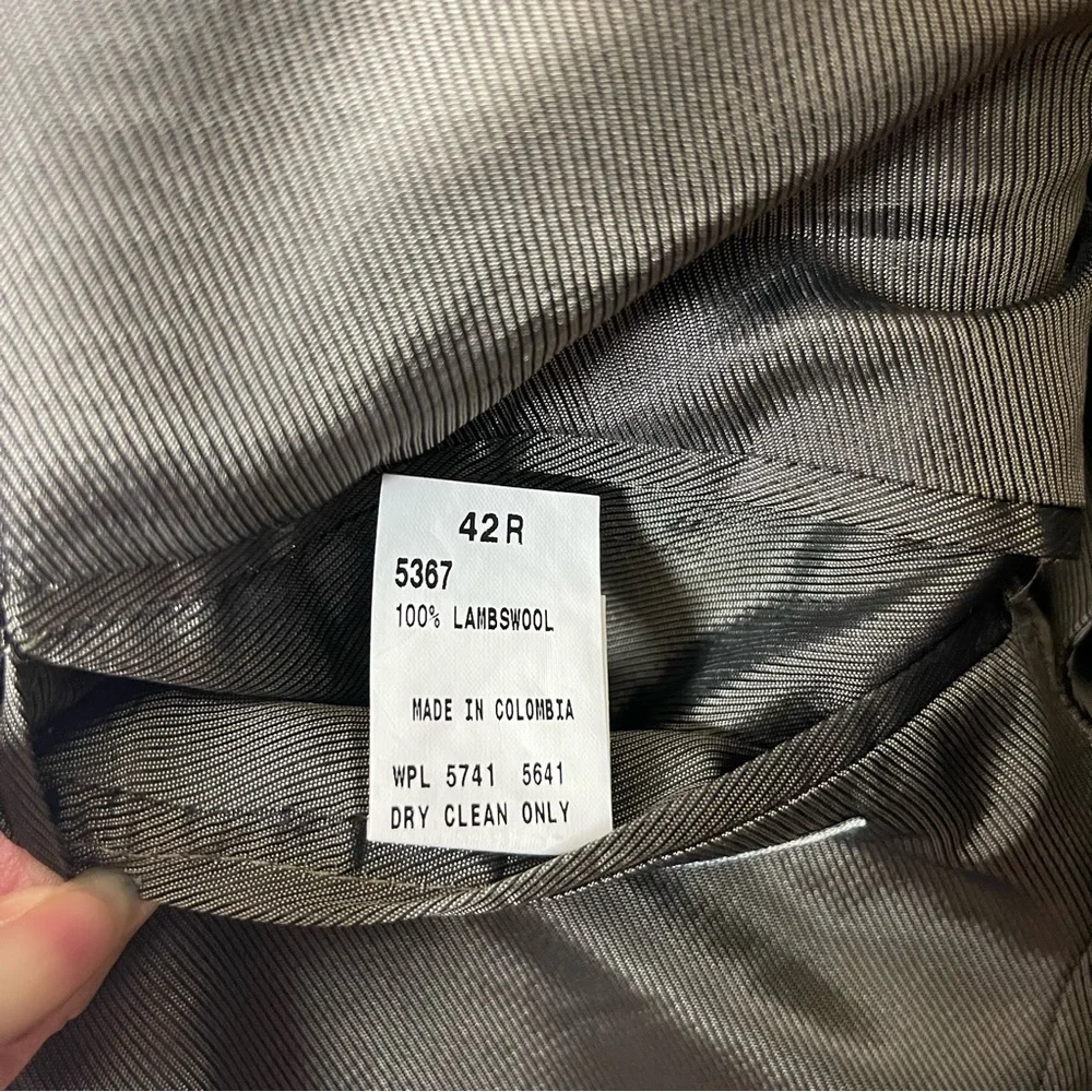 Oscar De La Renta Men's Brown Checkered Blazer - Picture 8 of 10